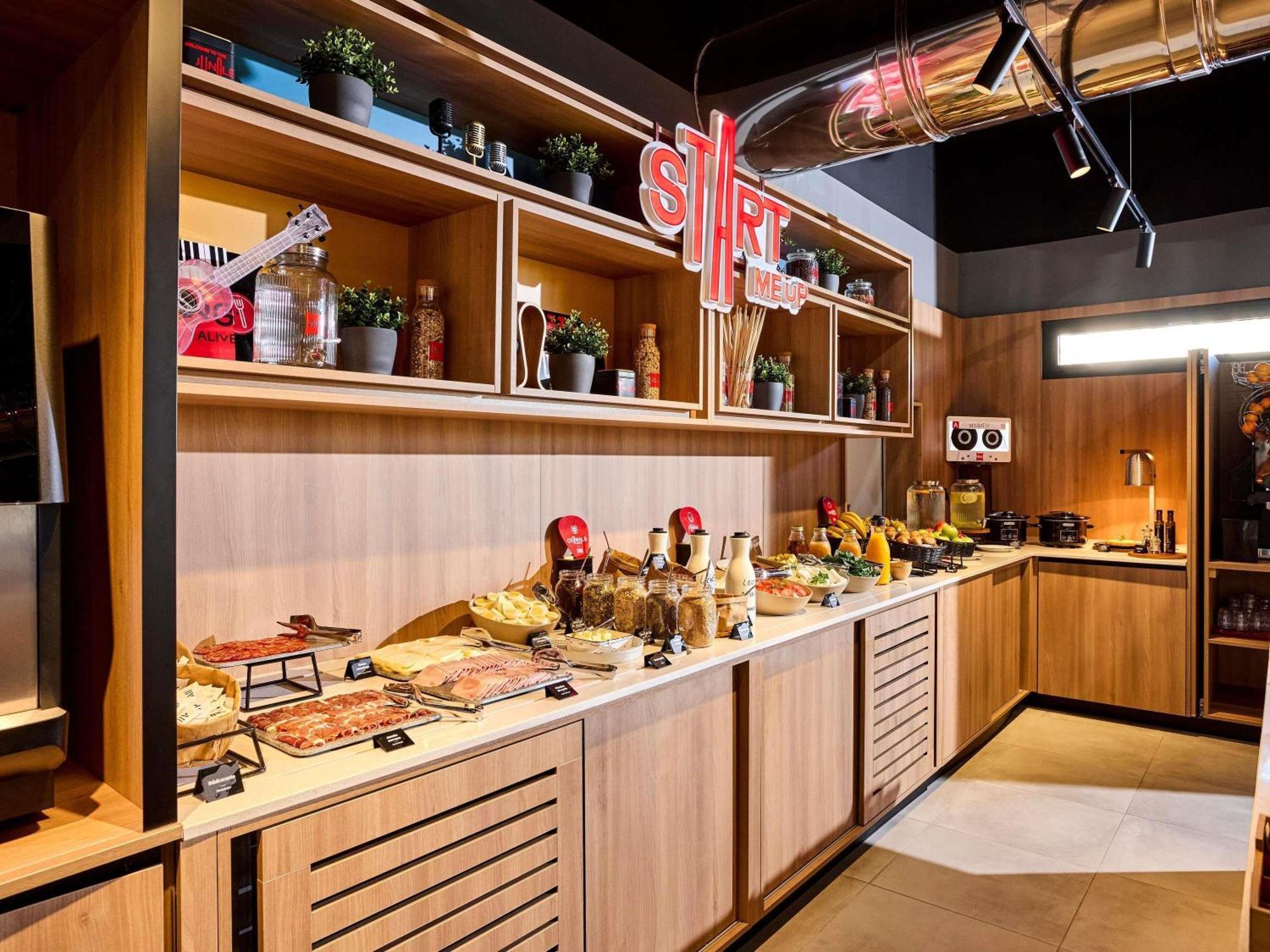 Ibis Madrid Norte Las Tablas — Photos 3